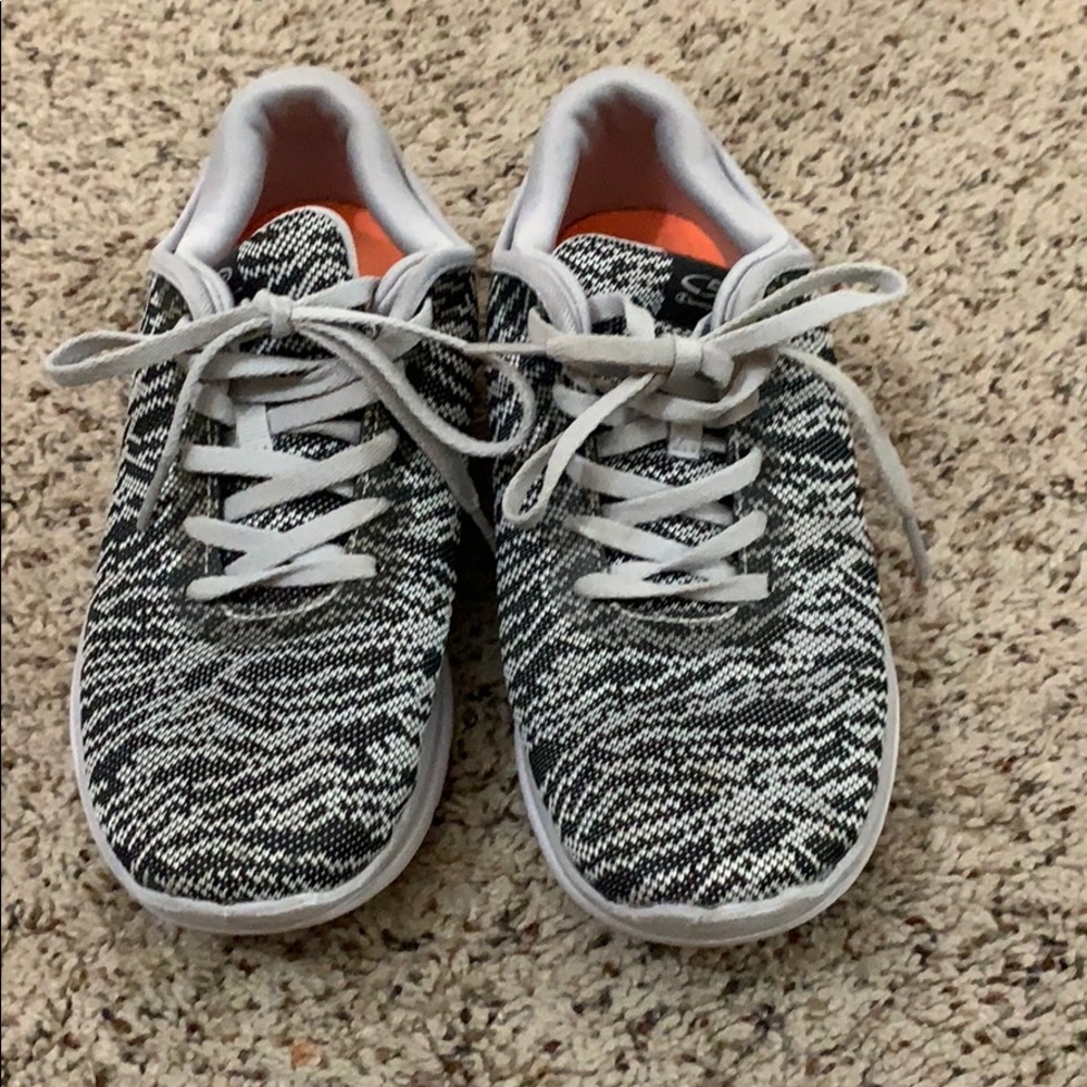 ⭐️ 5 for 25 ⭐️ Champion sneakers